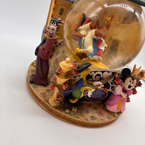 Disney The Three Musketeers Characters Musical Snow Globe Orphee Aux Enfers - Picture 4 of 16
